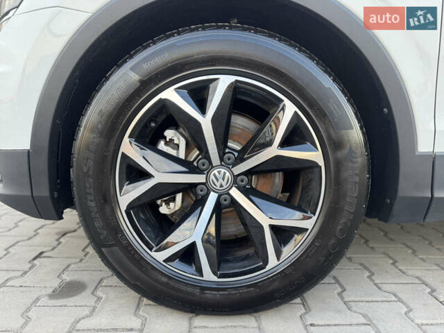 Білий Фольксваген Тігуан, об'ємом двигуна 1.98 л та пробігом 187 тис. км за 18900 $, фото 11 на Automoto.ua