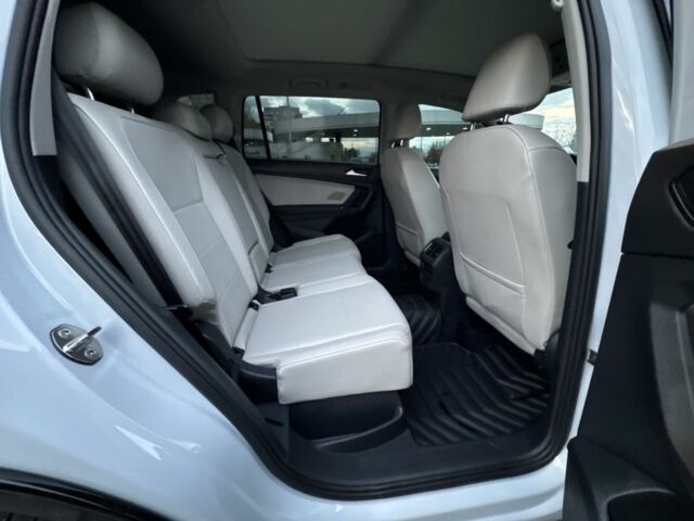 Белый Фольксваген Тигуан, объемом двигателя 2 л и пробегом 121 тыс. км за 22600 $, фото 11 на Automoto.ua