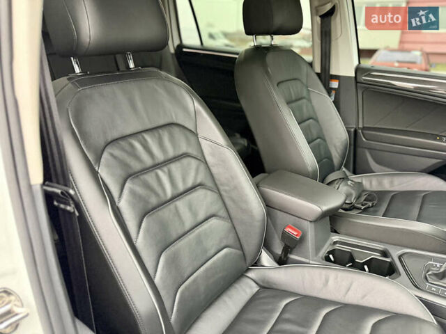 Білий Фольксваген Тігуан, об'ємом двигуна 2 л та пробігом 66 тис. км за 30999 $, фото 88 на Automoto.ua