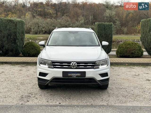 Білий Фольксваген Тігуан, об'ємом двигуна 2 л та пробігом 134 тис. км за 18500 $, фото 3 на Automoto.ua