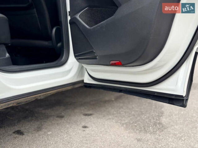 Білий Фольксваген Тігуан, об'ємом двигуна 2 л та пробігом 66 тис. км за 30999 $, фото 81 на Automoto.ua