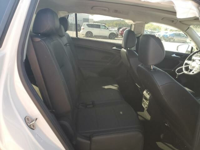 Білий Фольксваген Тігуан, об'ємом двигуна 2 л та пробігом 112 тис. км за 11000 $, фото 10 на Automoto.ua