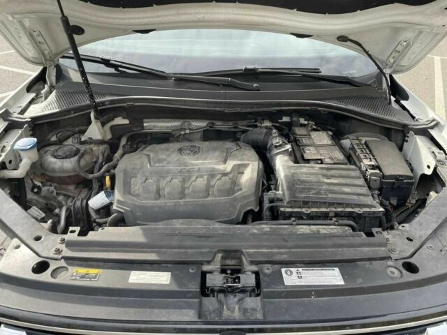 Белый Фольксваген Тигуан, объемом двигателя 2 л и пробегом 101 тыс. км за 15500 $, фото 4 на Automoto.ua