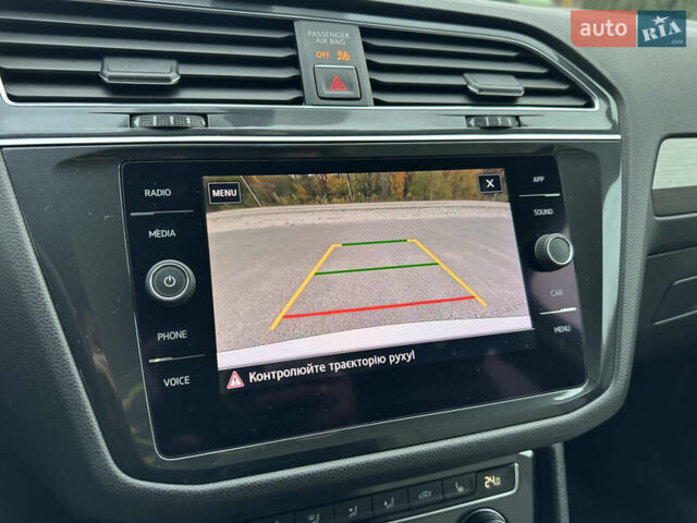 Білий Фольксваген Тігуан, об'ємом двигуна 2 л та пробігом 134 тис. км за 18500 $, фото 33 на Automoto.ua