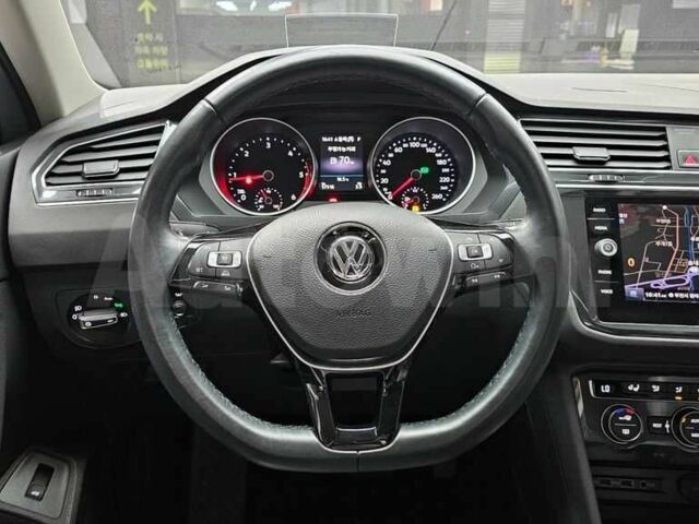 Белый Фольксваген Тигуан, объемом двигателя 2 л и пробегом 57 тыс. км за 16200 $, фото 5 на Automoto.ua