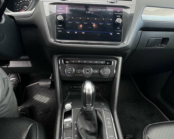 Білий Фольксваген Тігуан, об'ємом двигуна 1.98 л та пробігом 108 тис. км за 21000 $, фото 13 на Automoto.ua