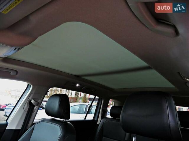 Білий Фольксваген Тігуан, об'ємом двигуна 2 л та пробігом 110 тис. км за 17800 $, фото 10 на Automoto.ua