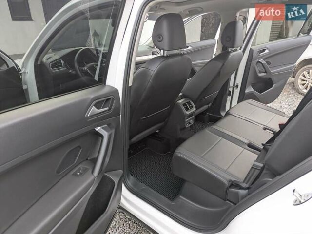 Белый Фольксваген Тигуан, объемом двигателя 2 л и пробегом 160 тыс. км за 18300 $, фото 14 на Automoto.ua