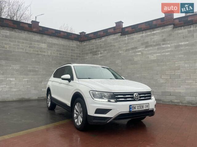 Белый Фольксваген Тигуан, объемом двигателя 1.98 л и пробегом 129 тыс. км за 17950 $, фото 11 на Automoto.ua