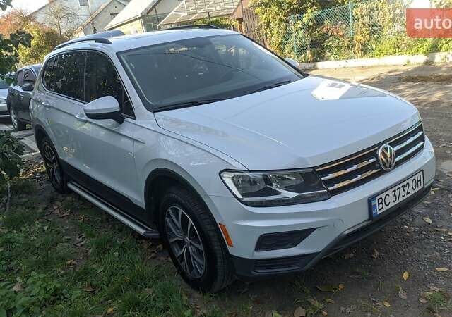 Белый Фольксваген Тигуан, объемом двигателя 2 л и пробегом 106 тыс. км за 22700 $, фото 2 на Automoto.ua