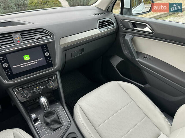 Білий Фольксваген Тігуан, об'ємом двигуна 2 л та пробігом 134 тис. км за 18500 $, фото 21 на Automoto.ua