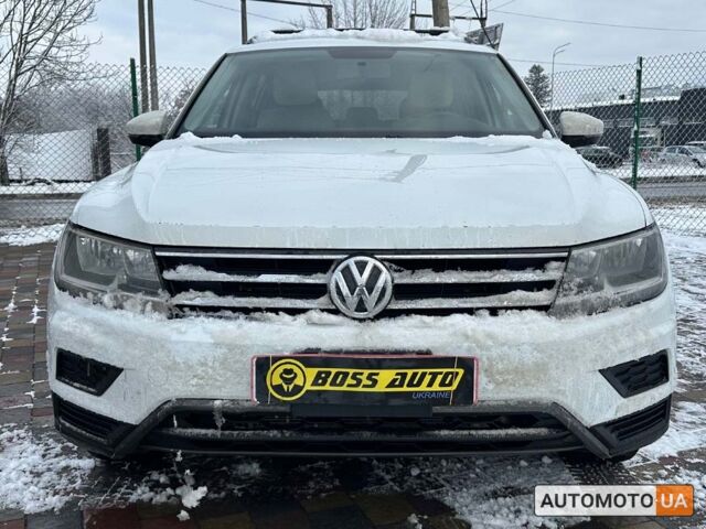 Белый Фольксваген Тигуан, объемом двигателя 2 л и пробегом 116 тыс. км за 19500 $, фото 1 на Automoto.ua
