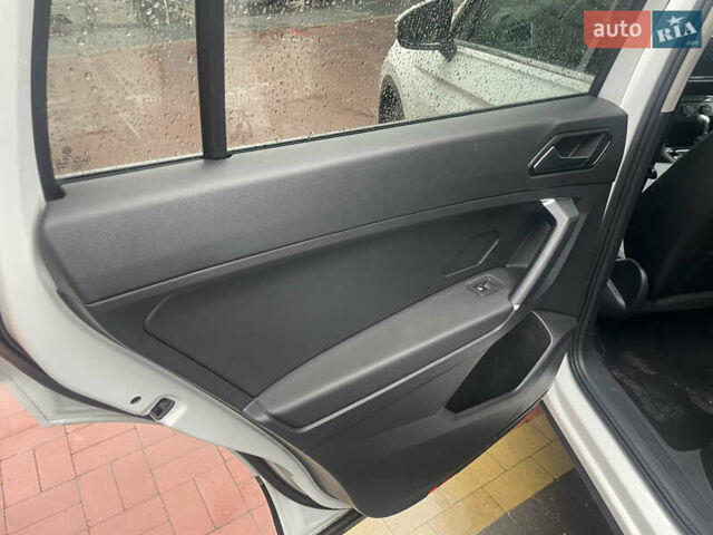 Белый Фольксваген Тигуан, объемом двигателя 1.98 л и пробегом 129 тыс. км за 17950 $, фото 21 на Automoto.ua