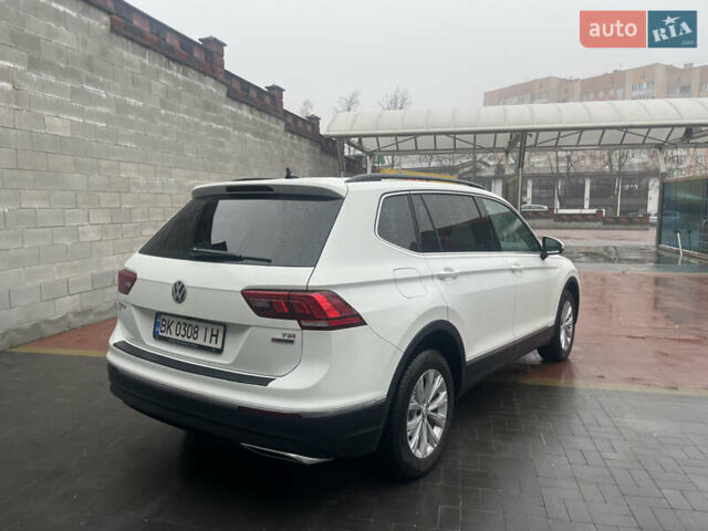 Белый Фольксваген Тигуан, объемом двигателя 1.98 л и пробегом 129 тыс. км за 17950 $, фото 5 на Automoto.ua