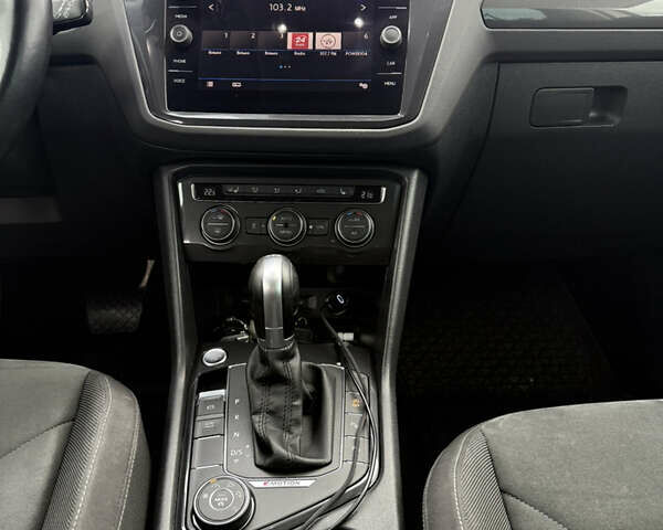 Белый Фольксваген Тигуан, объемом двигателя 1.97 л и пробегом 222 тыс. км за 27500 $, фото 17 на Automoto.ua