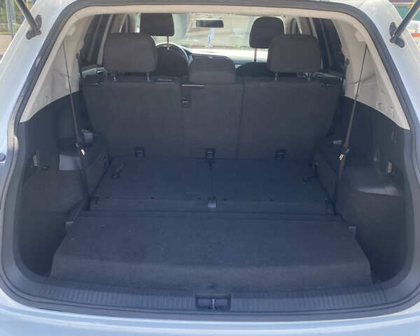 Білий Фольксваген Тігуан, об'ємом двигуна 1.98 л та пробігом 118 тис. км за 17000 $, фото 16 на Automoto.ua