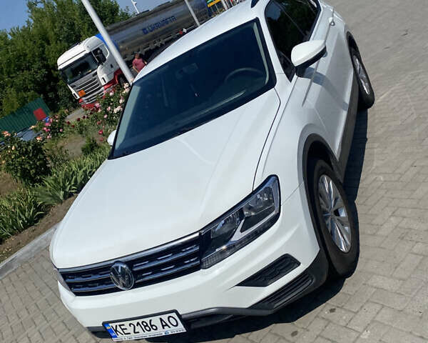 Білий Фольксваген Тігуан, об'ємом двигуна 1.98 л та пробігом 118 тис. км за 17000 $, фото 1 на Automoto.ua