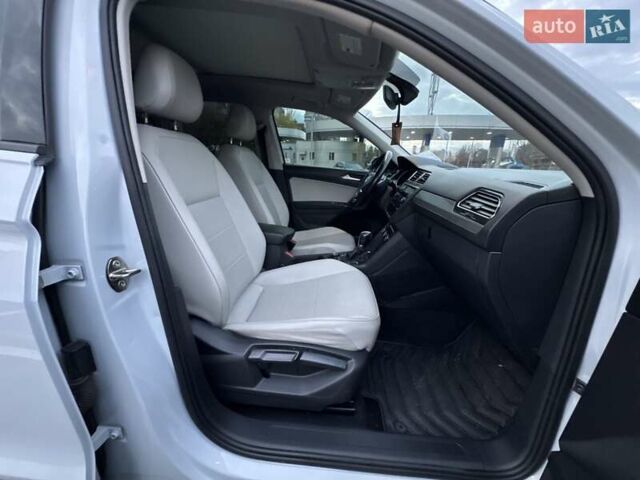 Белый Фольксваген Тигуан, объемом двигателя 1.98 л и пробегом 121 тыс. км за 22600 $, фото 3 на Automoto.ua