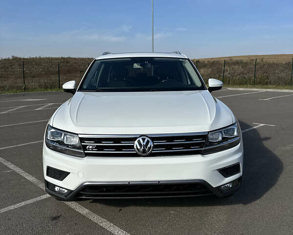 Белый Фольксваген Тигуан, объемом двигателя 2 л и пробегом 192 тыс. км за 17200 $, фото 9 на Automoto.ua