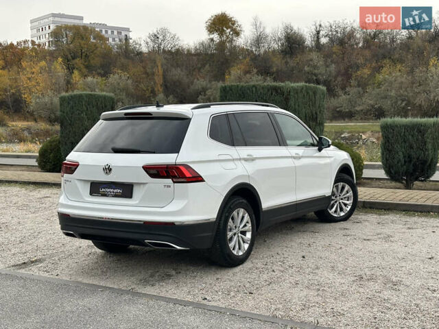 Білий Фольксваген Тігуан, об'ємом двигуна 2 л та пробігом 134 тис. км за 18500 $, фото 10 на Automoto.ua