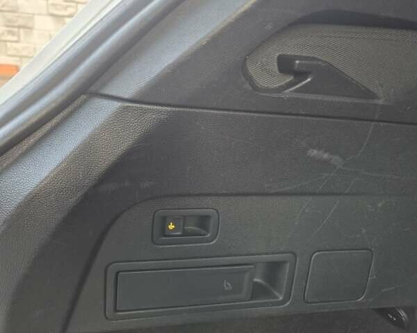 Белый Фольксваген Тигуан, объемом двигателя 1.98 л и пробегом 160 тыс. км за 29000 $, фото 4 на Automoto.ua