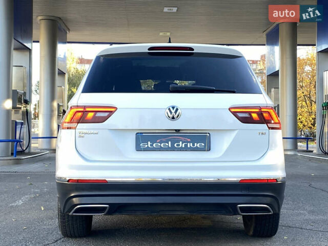 Білий Фольксваген Тігуан, об'ємом двигуна 1.98 л та пробігом 153 тис. км за 16999 $, фото 3 на Automoto.ua