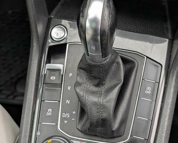 Білий Фольксваген Тігуан, об'ємом двигуна 1.98 л та пробігом 123 тис. км за 17550 $, фото 49 на Automoto.ua