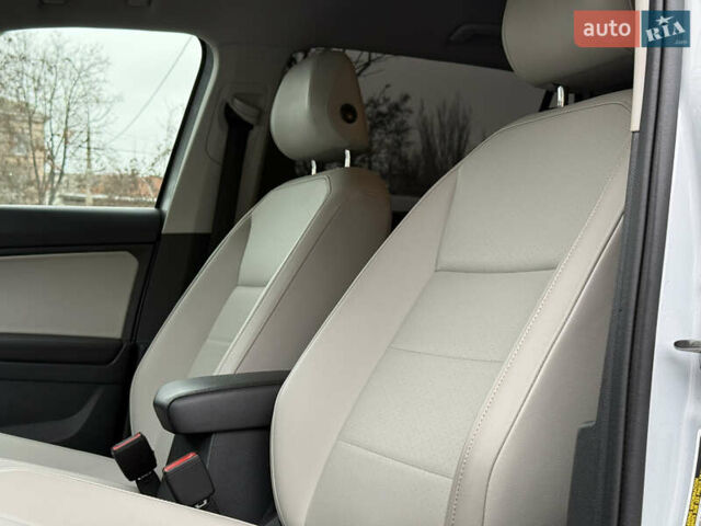 Белый Фольксваген Тигуан, объемом двигателя 1.98 л и пробегом 99 тыс. км за 20999 $, фото 18 на Automoto.ua