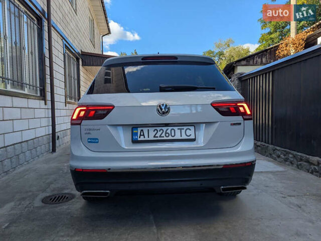 Белый Фольксваген Тигуан, объемом двигателя 1.98 л и пробегом 100 тыс. км за 23100 $, фото 25 на Automoto.ua