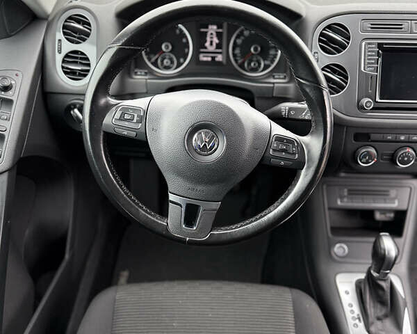 Белый Фольксваген Тигуан, объемом двигателя 2 л и пробегом 110 тыс. км за 14998 $, фото 9 на Automoto.ua