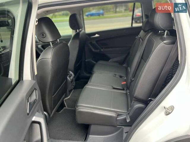 Белый Фольксваген Тигуан, объемом двигателя 2 л и пробегом 64 тыс. км за 17900 $, фото 20 на Automoto.ua