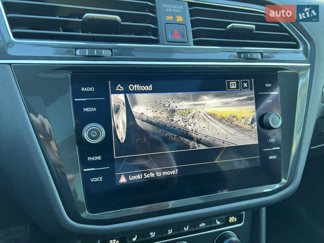 Белый Фольксваген Тигуан, объемом двигателя 2 л и пробегом 84 тыс. км за 22700 $, фото 19 на Automoto.ua