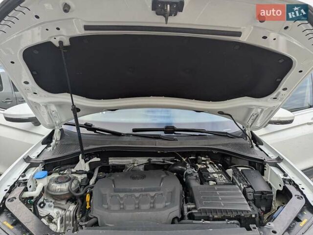 Белый Фольксваген Тигуан, объемом двигателя 2 л и пробегом 160 тыс. км за 18300 $, фото 23 на Automoto.ua