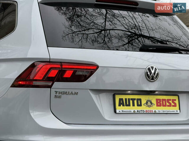 Белый Фольксваген Тигуан, объемом двигателя 1.98 л и пробегом 99 тыс. км за 20999 $, фото 13 на Automoto.ua