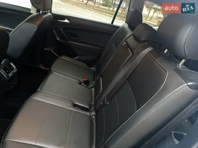 Білий Фольксваген Тігуан, об'ємом двигуна 2 л та пробігом 145 тис. км за 23600 $, фото 44 на Automoto.ua