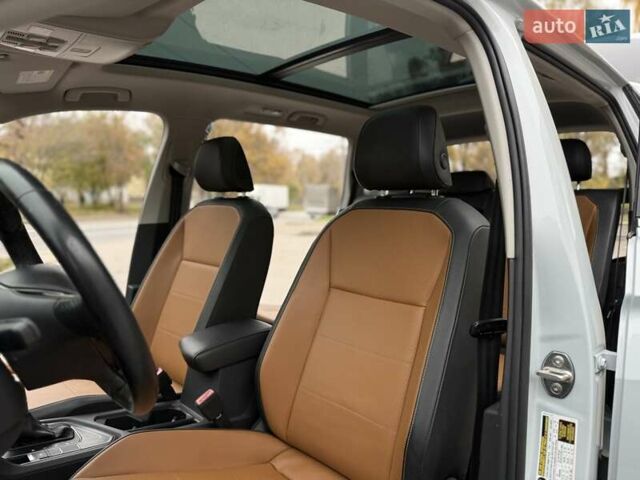 Білий Фольксваген Тігуан, об'ємом двигуна 2 л та пробігом 72 тис. км за 19300 $, фото 17 на Automoto.ua