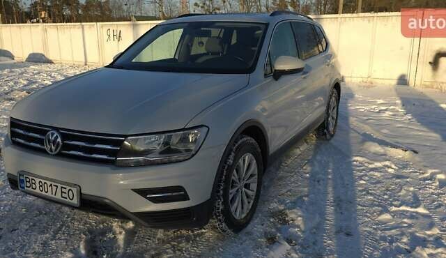 Білий Фольксваген Тігуан, об'ємом двигуна 2 л та пробігом 95 тис. км за 22300 $, фото 9 на Automoto.ua