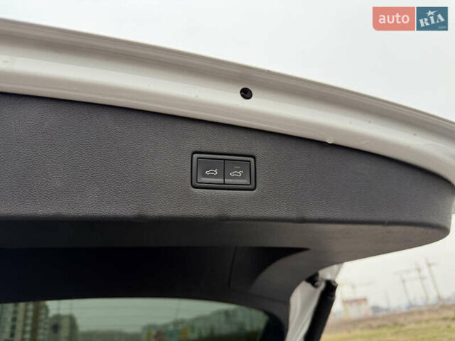 Білий Фольксваген Тігуан, об'ємом двигуна 2 л та пробігом 66 тис. км за 30999 $, фото 106 на Automoto.ua