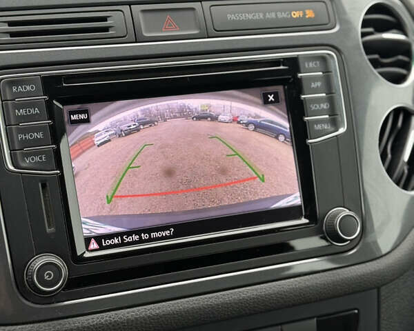 Белый Фольксваген Тигуан, объемом двигателя 2 л и пробегом 110 тыс. км за 14998 $, фото 17 на Automoto.ua