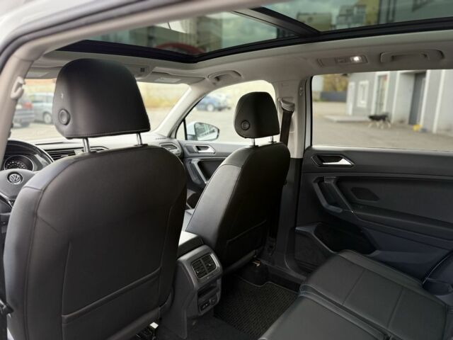 Белый Фольксваген Тигуан, объемом двигателя 2 л и пробегом 175 тыс. км за 18399 $, фото 18 на Automoto.ua