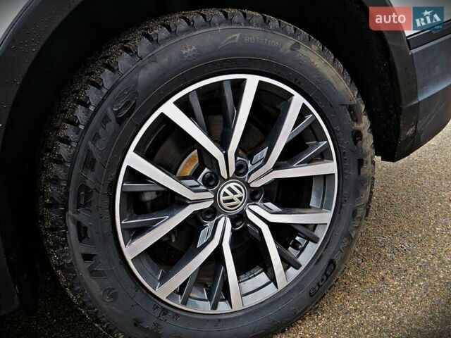 Білий Фольксваген Тігуан, об'ємом двигуна 2 л та пробігом 110 тис. км за 17800 $, фото 4 на Automoto.ua