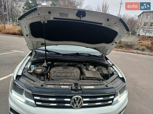 Білий Фольксваген Тігуан, об'ємом двигуна 2 л та пробігом 145 тис. км за 23600 $, фото 49 на Automoto.ua