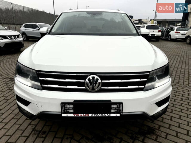 Белый Фольксваген Тигуан, объемом двигателя 1.98 л и пробегом 252 тыс. км за 14499 $, фото 1 на Automoto.ua