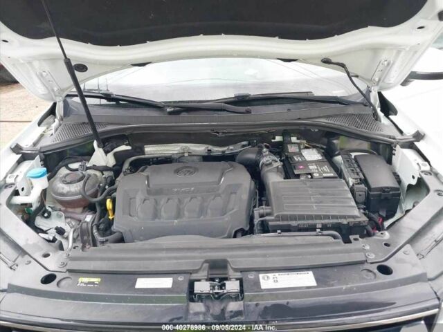 Белый Фольксваген Тигуан, объемом двигателя 2 л и пробегом 72 тыс. км за 4800 $, фото 7 на Automoto.ua