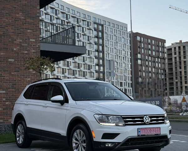 Белый Фольксваген Тигуан, объемом двигателя 1.98 л и пробегом 183 тыс. км за 15750 $, фото 1 на Automoto.ua
