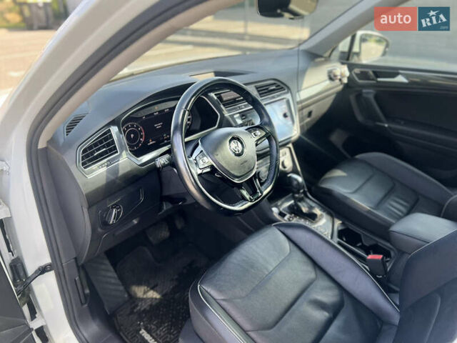 Білий Фольксваген Тігуан, об'ємом двигуна 1.98 л та пробігом 124 тис. км за 26300 $, фото 20 на Automoto.ua