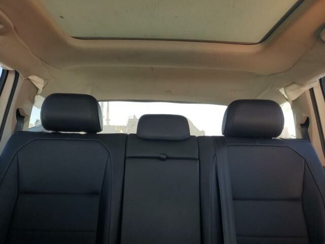 Білий Фольксваген Тігуан, об'ємом двигуна 2 л та пробігом 112 тис. км за 11000 $, фото 9 на Automoto.ua