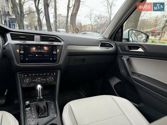 Белый Фольксваген Тигуан, объемом двигателя 1.98 л и пробегом 99 тыс. км за 20999 $, фото 35 на Automoto.ua