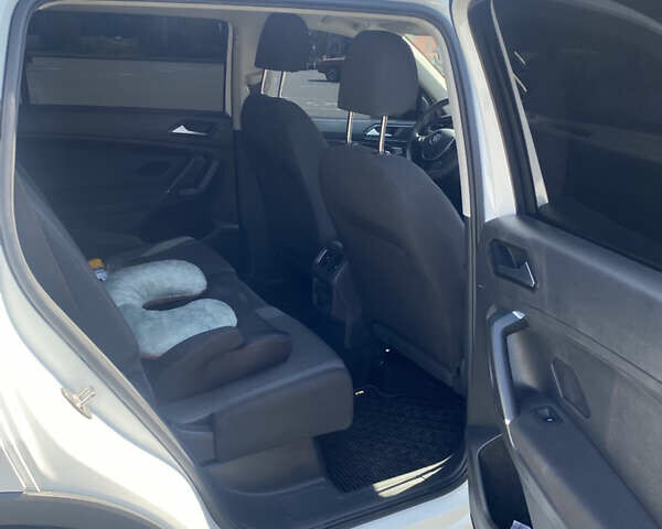 Білий Фольксваген Тігуан, об'ємом двигуна 1.98 л та пробігом 118 тис. км за 17000 $, фото 15 на Automoto.ua