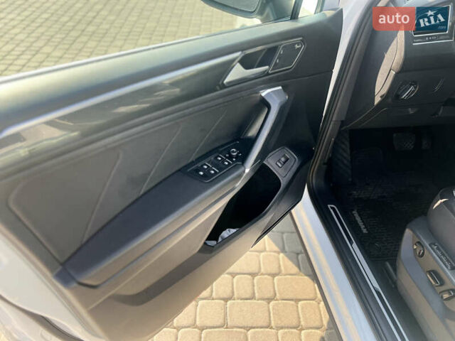 Білий Фольксваген Тігуан, об'ємом двигуна 1.98 л та пробігом 124 тис. км за 26300 $, фото 31 на Automoto.ua